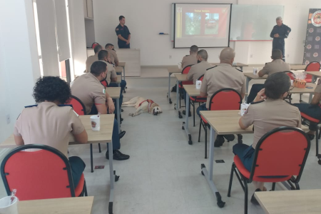 CADETES DO CORPO DE BOMBEIROS DO DISTRITO FEDERAL REALIZAM VISITA TÉCNICA EM ITAJAÍ